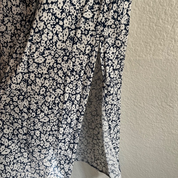 NWT Small Old Navy  Floral Midi Skirt - Navy Blue and White - Picture 2 of 6